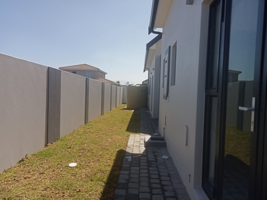 To Let 3 Bedroom Property for Rent in Le Grand Golf Estate Western Cape